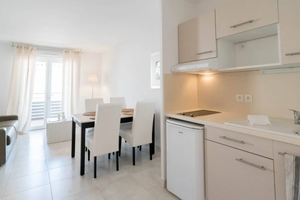 salle à manger résidence pour séniors nîmes