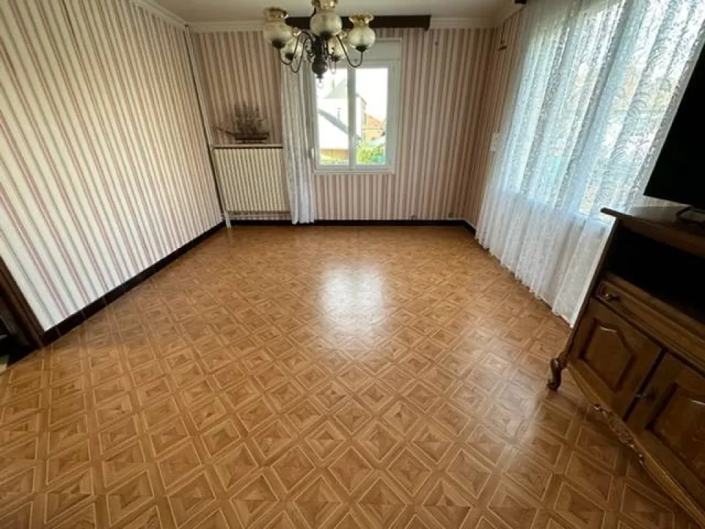 A vendre pavillon vivable de plain-pied de 100 m² sur un terrain de 686 m² sur la commune de SAINT PIERRE LES ELBEUF