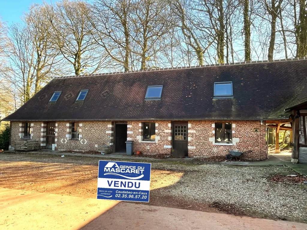 Exclusivité ! A vendre bâtiment à rénover - Axe Caudebec-en-Caux / Yvetot - Charme et authenticité