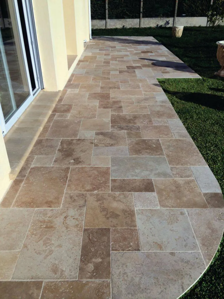 DALLAGES EXTERIEURS TRAVERTIN BEIGE 1ER CHOIX MIX OPUS 4 FORMATS 