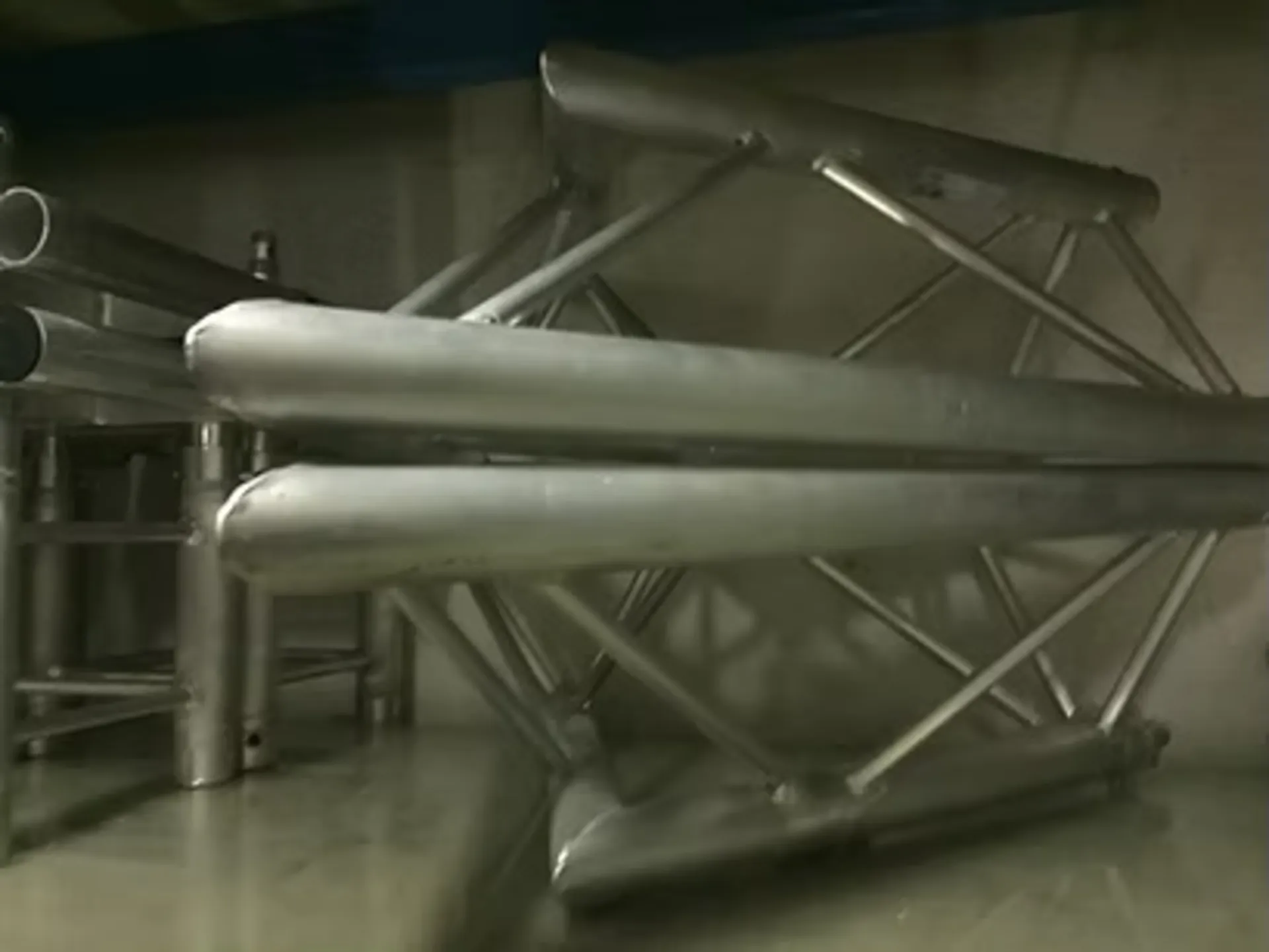 POINTE 45° STRUCTURE TRIO 2 DEPARTS 290