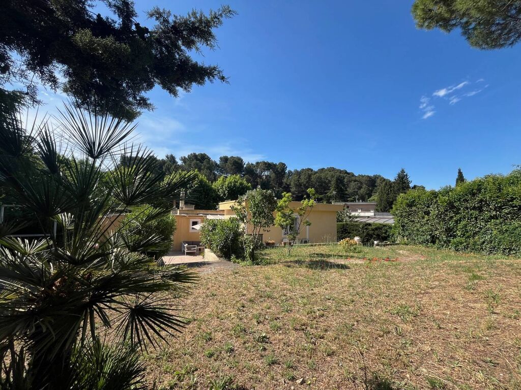 Type 5 exposition Sud avec piscine