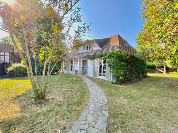 Grande maison à Croissy Sur Seine près de la British School