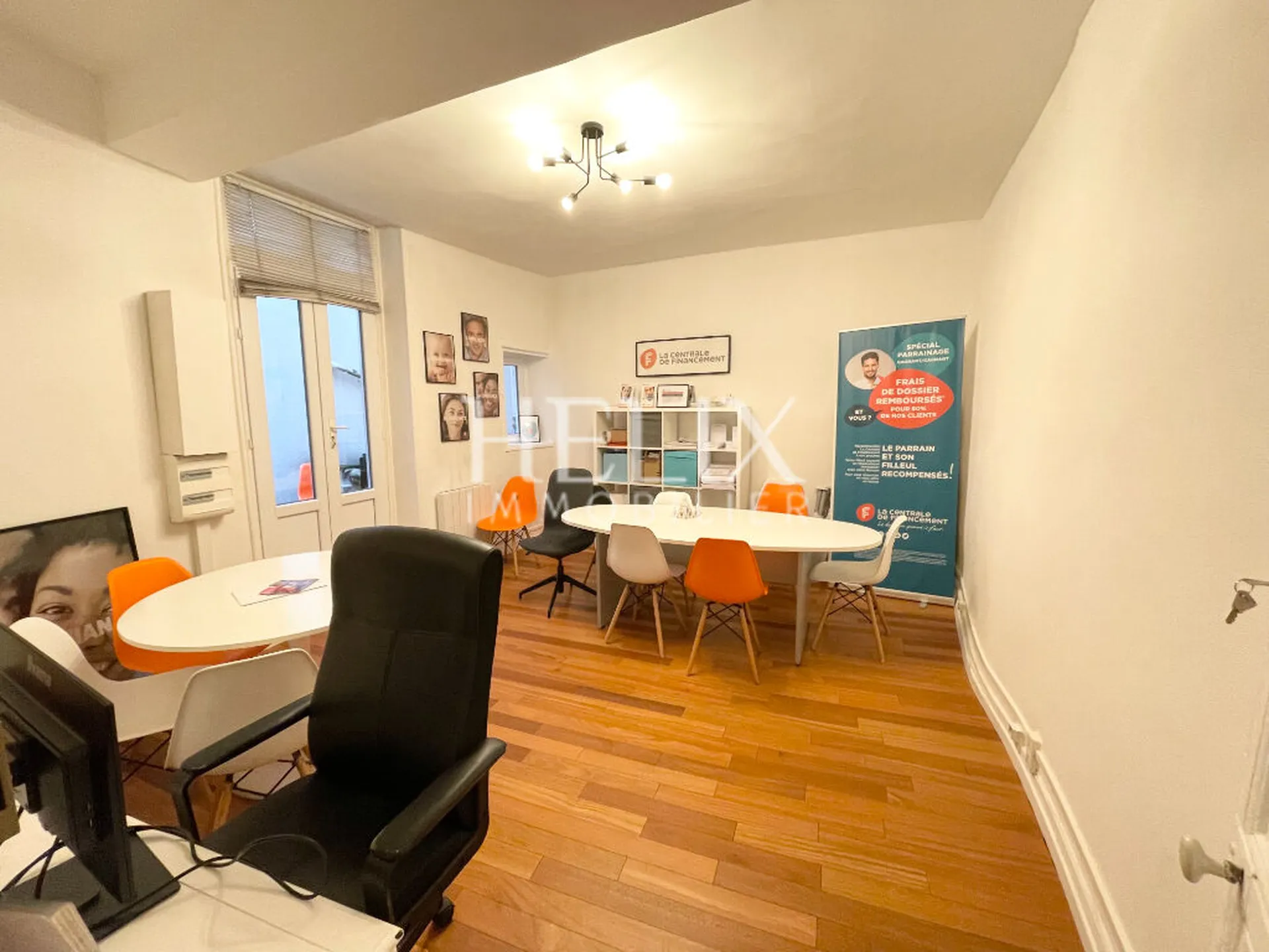 Bureau / local professionnel  de 80 M2 face au château de  Saint Germain en Laye