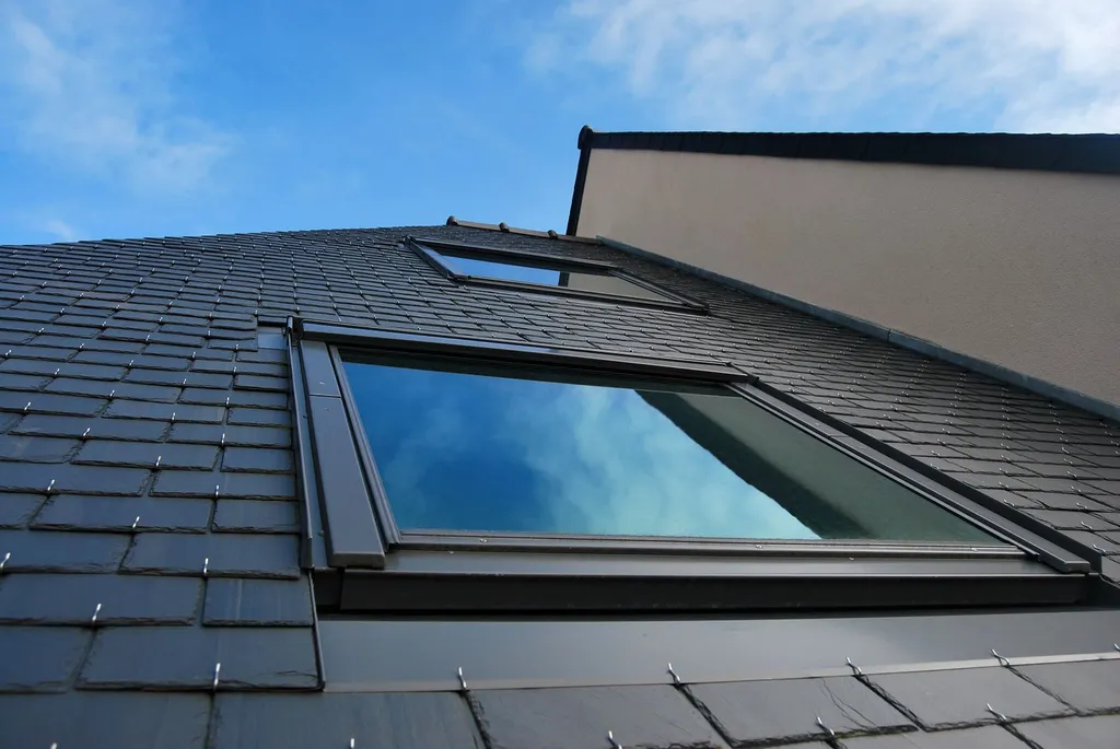 Pose de fenêtres de toit (Velux) chez vous à Toulouse pour ajouter un puit de lumière