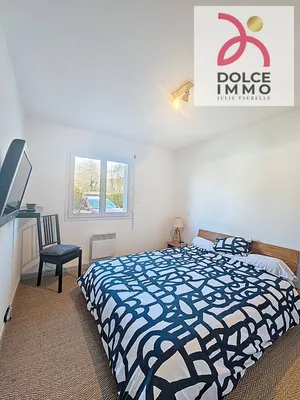 Maison avec piscine, garage et cheminée à Arsac, idéale pour famille, en parfait état