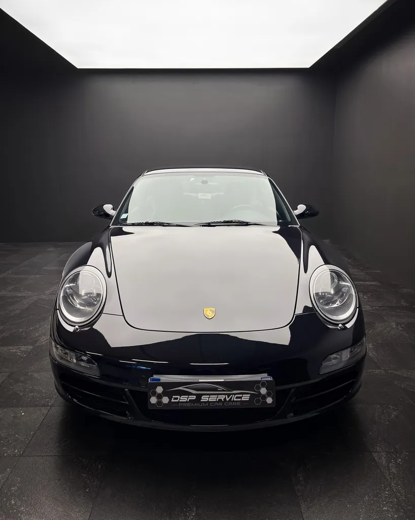Retrouver toute la brillance de sa Porsche Carrera S grâce à un lustrage brillance chez DSP Service Le Mans