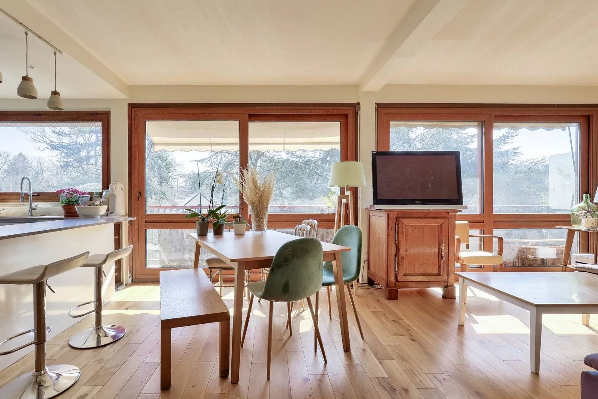 A vendre 4 pièces avec balcon Résidence Elysée 2 La Celle Saint Cloud 78170