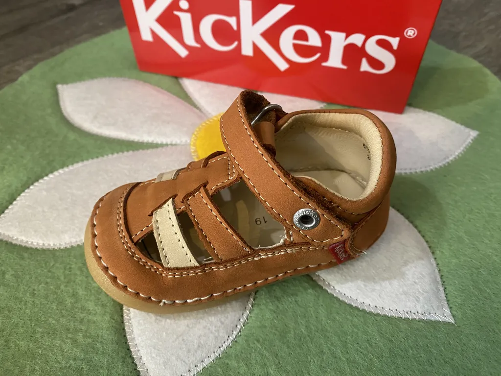 LES CHAUSSURES DE LA MARQUE KICKERS A LIBOURNE  ...