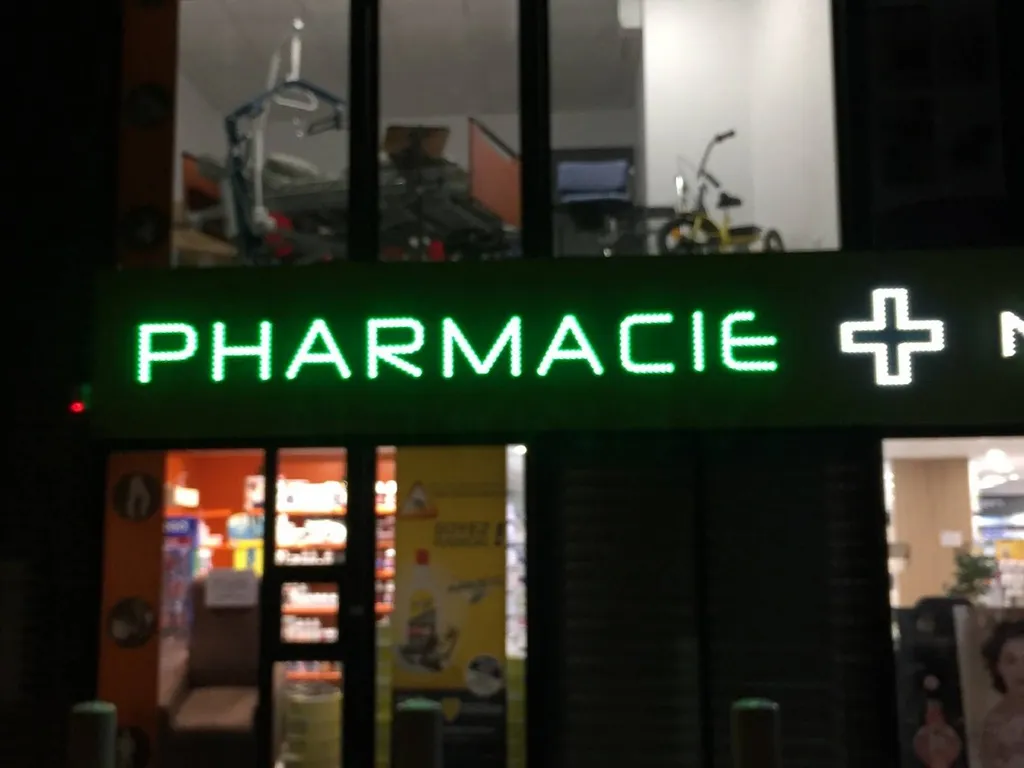 enseigne lumineuse pharmacie montpellier