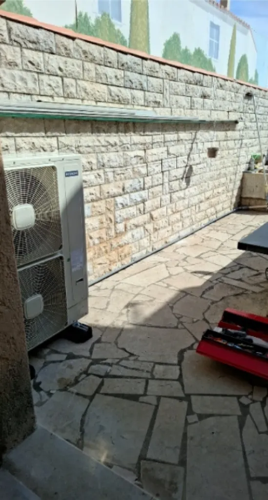 Pose d'une pompe à chaleur air eau Hitachi Yutaki S2.0 dès 8 990€