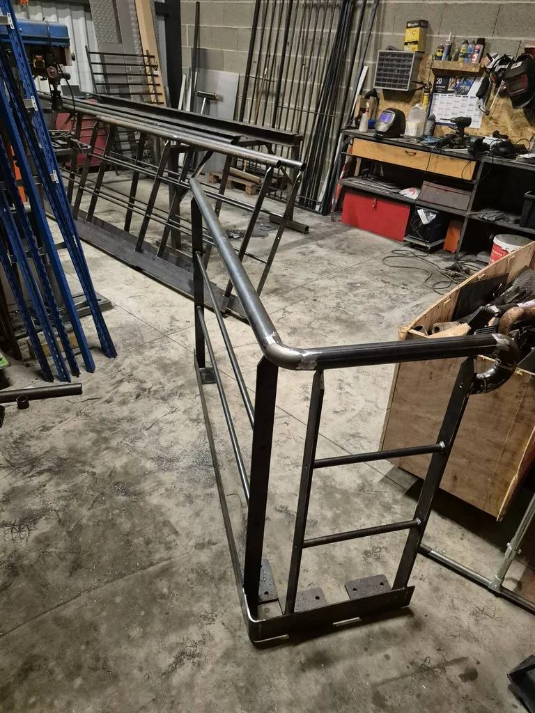 Fabrication en atelier du garde-corps en acier.
