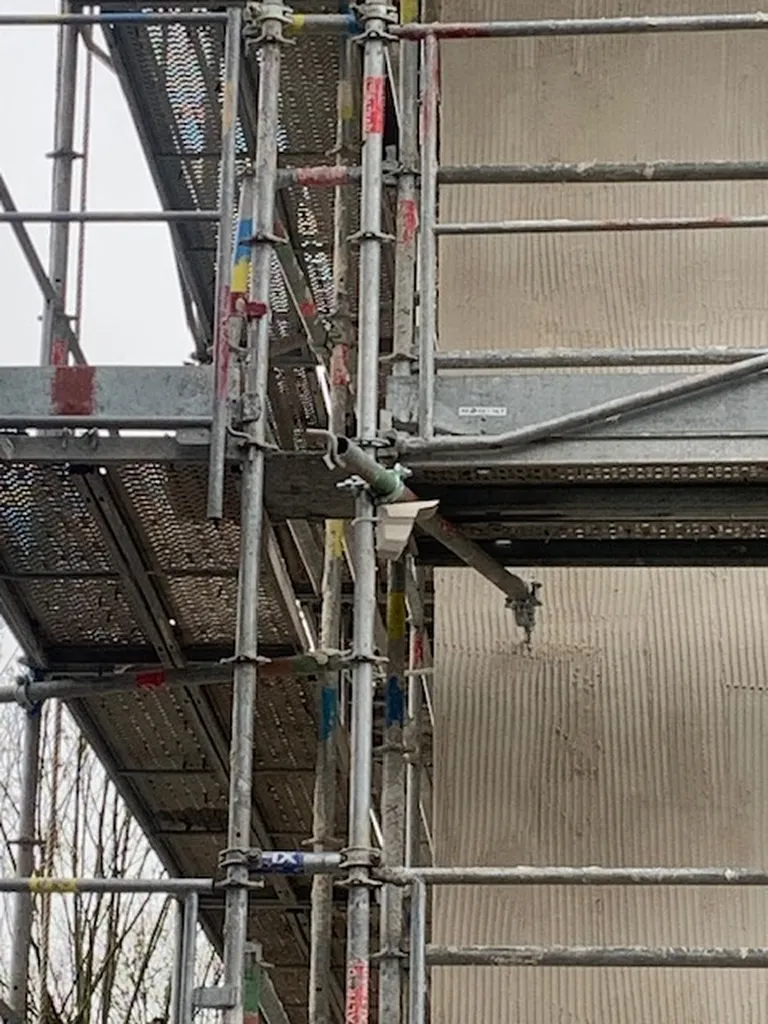 Installation d’une vidéosurveillance temporaire connectée avec 4 caméras OMVC200 et télésurveillance 24h/24 à Clamart 92140