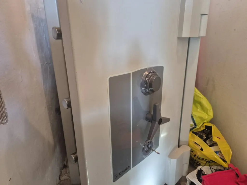 déverrouillage d'un coffre-fort bloqué à Compiègne suite à combinaison brouillée et inconnue