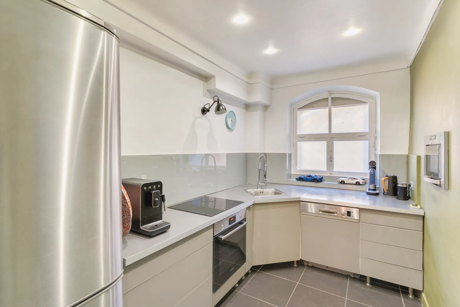 Vente appartement T3 Marseille 8ème  en rez-de-jardin d'une maison de maitre avec parking privatif et couloir de nage