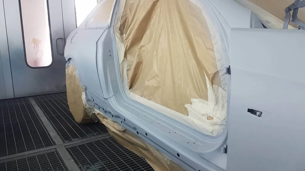 Carrosserie et peinture pour votre BMW à Carnoux en provence avec Franchise offerte