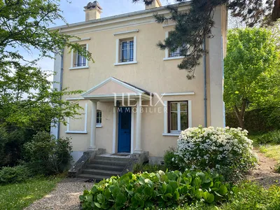 Maison 6 pièces de 135 m2 et  grande dépendance sur une parcelle de 700 M2