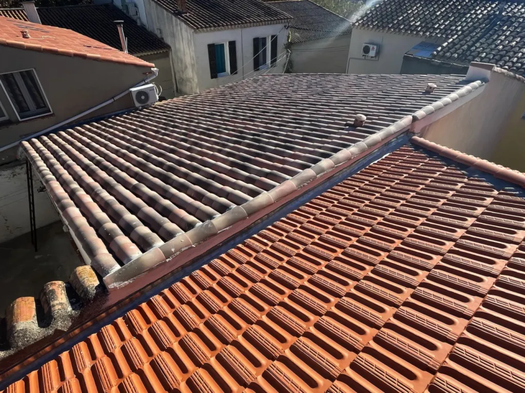 Intervention des couvreurs sur un changement de toiture de maison sur Châteauneuf-les-Martigues près de Martigues