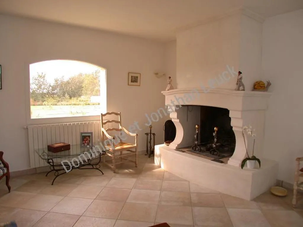 Cheminée et hotte en pierre d'Estaillades