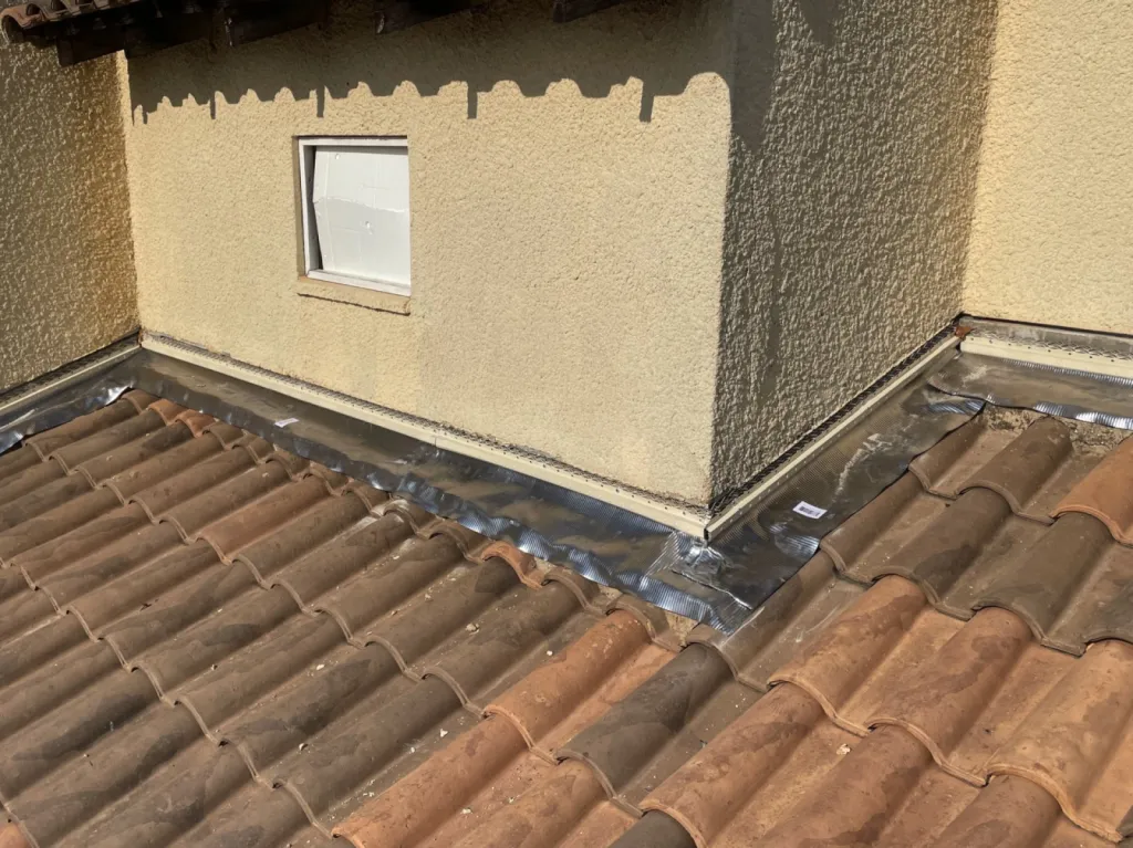 Réfection de Solin en plomb d’une toiture de maison sur Martigues 13500