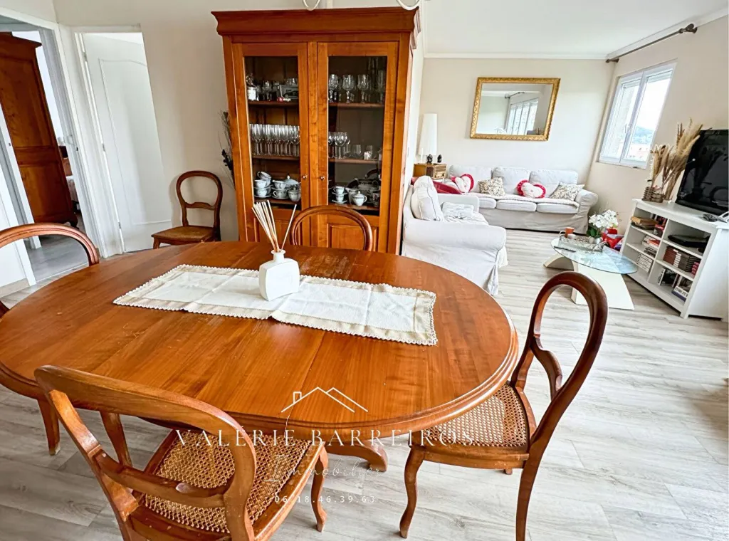 A SAISIR BEL APPARTEMENT DE 102 M² SUR LA COMMUNE DE ST AUBIN LES ELBEUF 76410