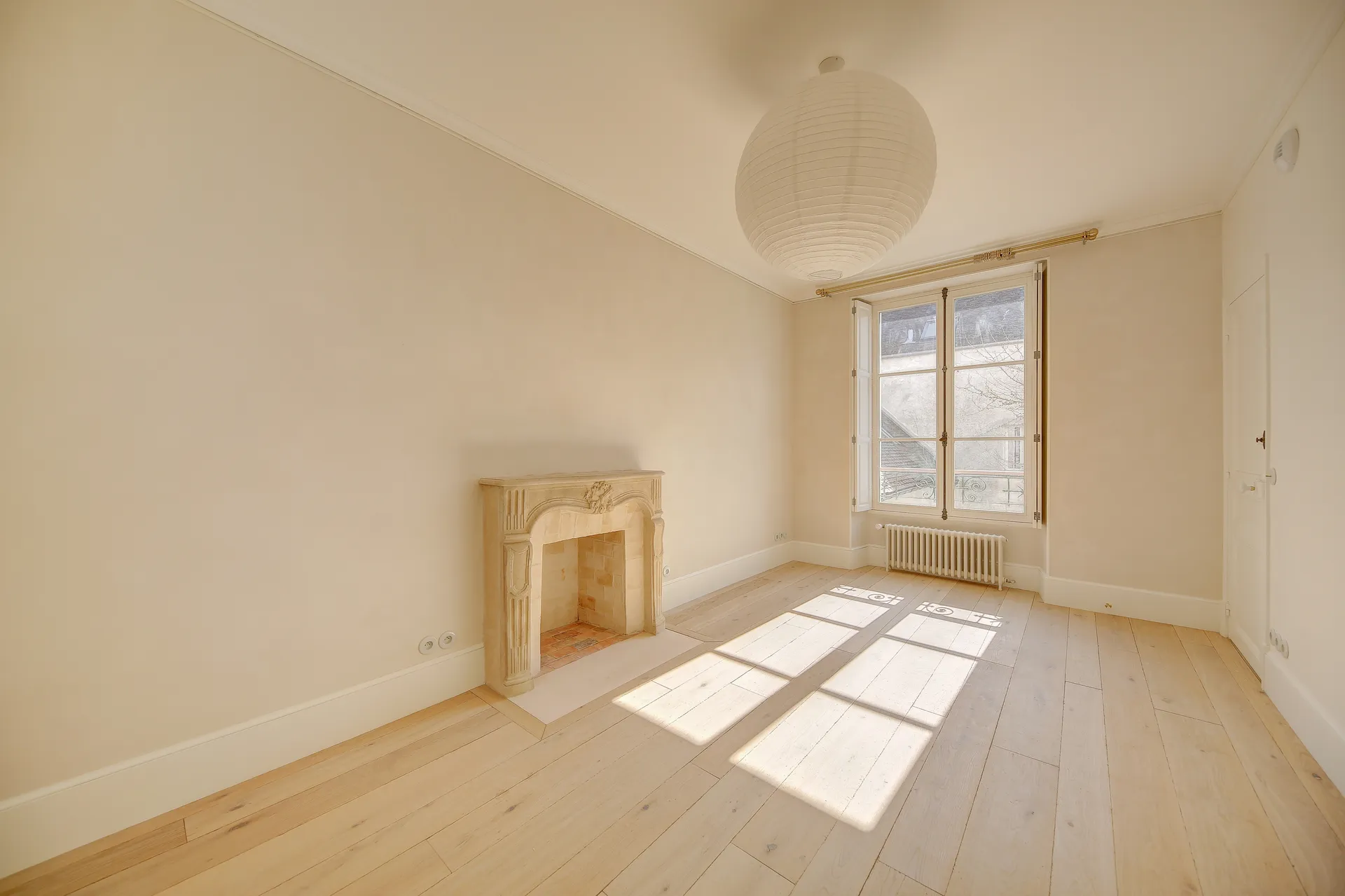 En exclusivité un appartement d'exception dans un Hôtel particulier avec jardin au coeur de Saint-Germain-en-Laye