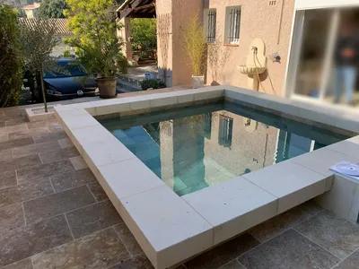 Construction de piscine style Bali à Eyguières, 13430, pour une ambiance exotique et apaisante dans votre jardin