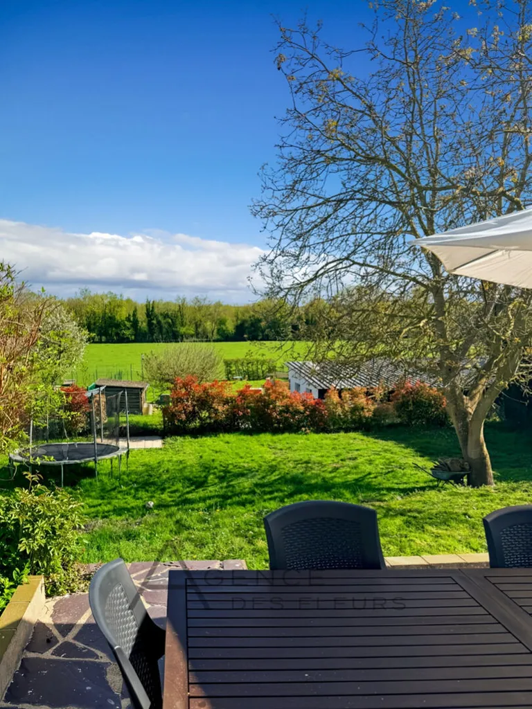 À vendre, maison de 207m² sur un terrain de 1200m² située à Oissel 76350