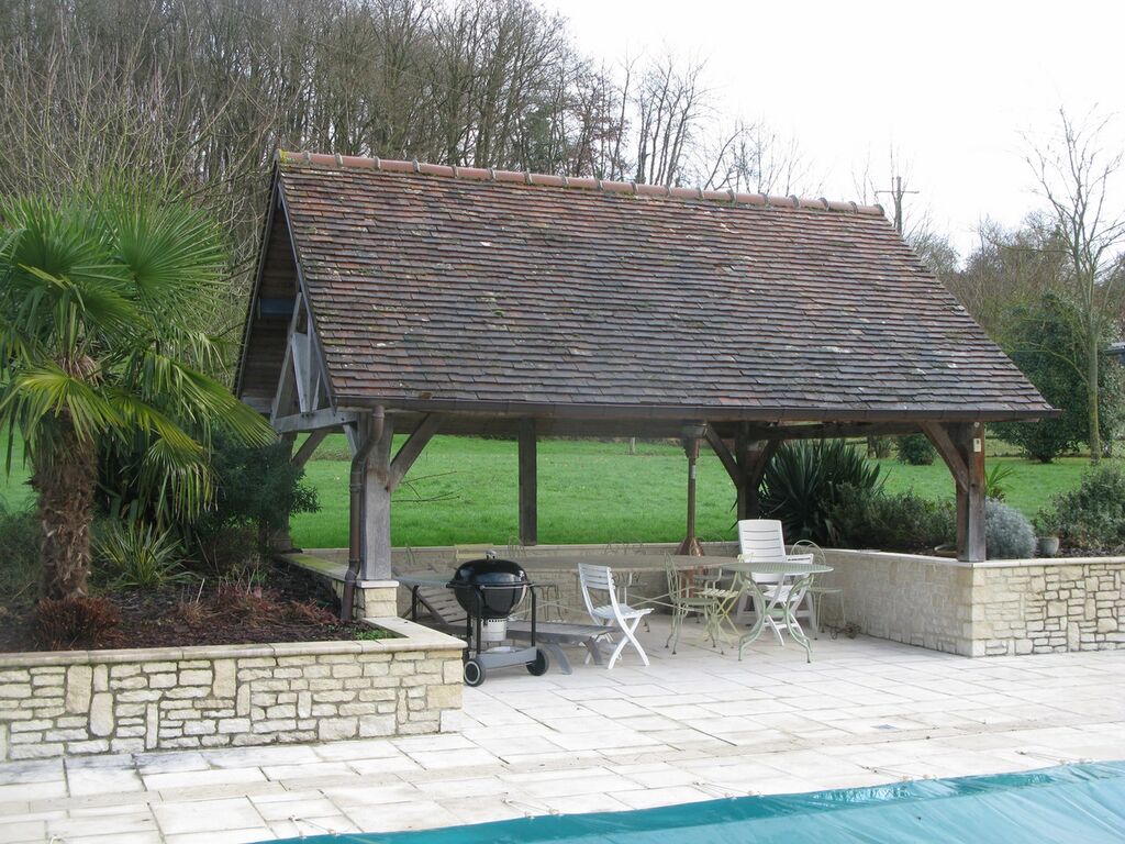 MAISON AVEC PISCINE PROCHE LISIEUX, CALVADOS 14, PAYS D'AUGE