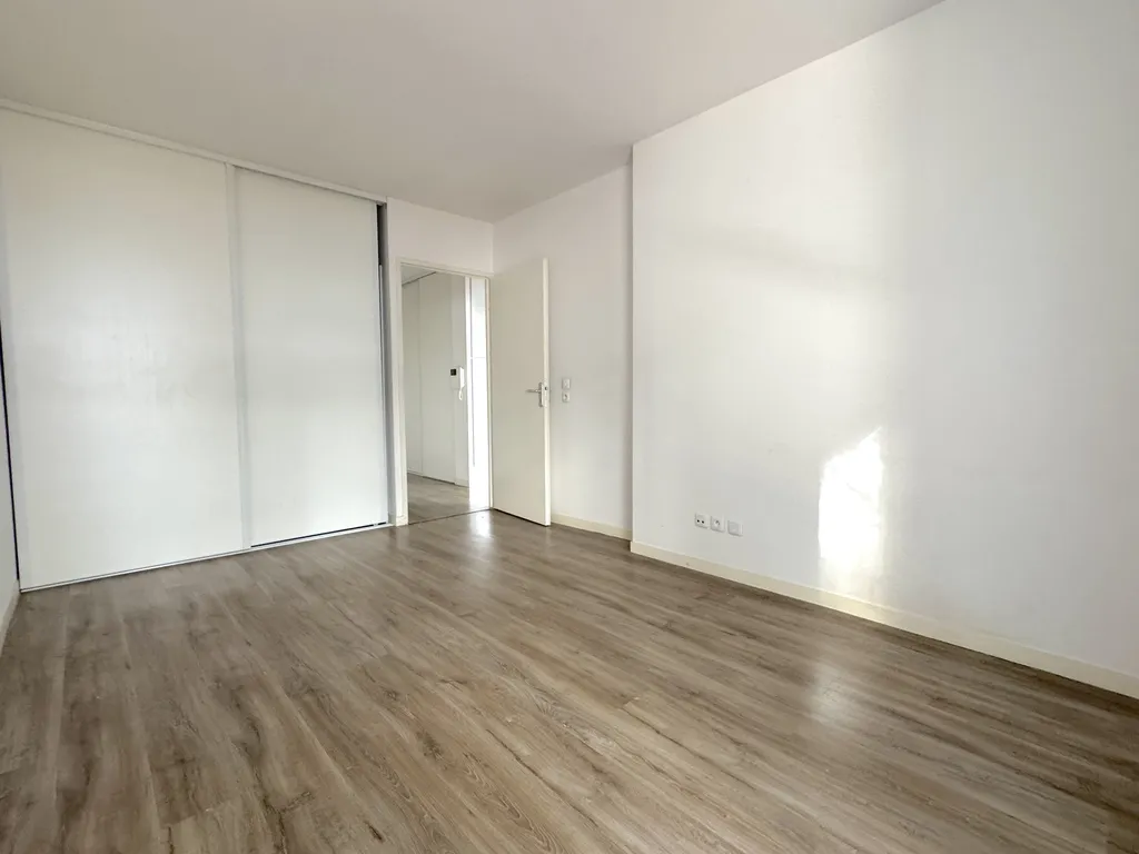 BRUGES Centre-Ville - T2 avec loggia