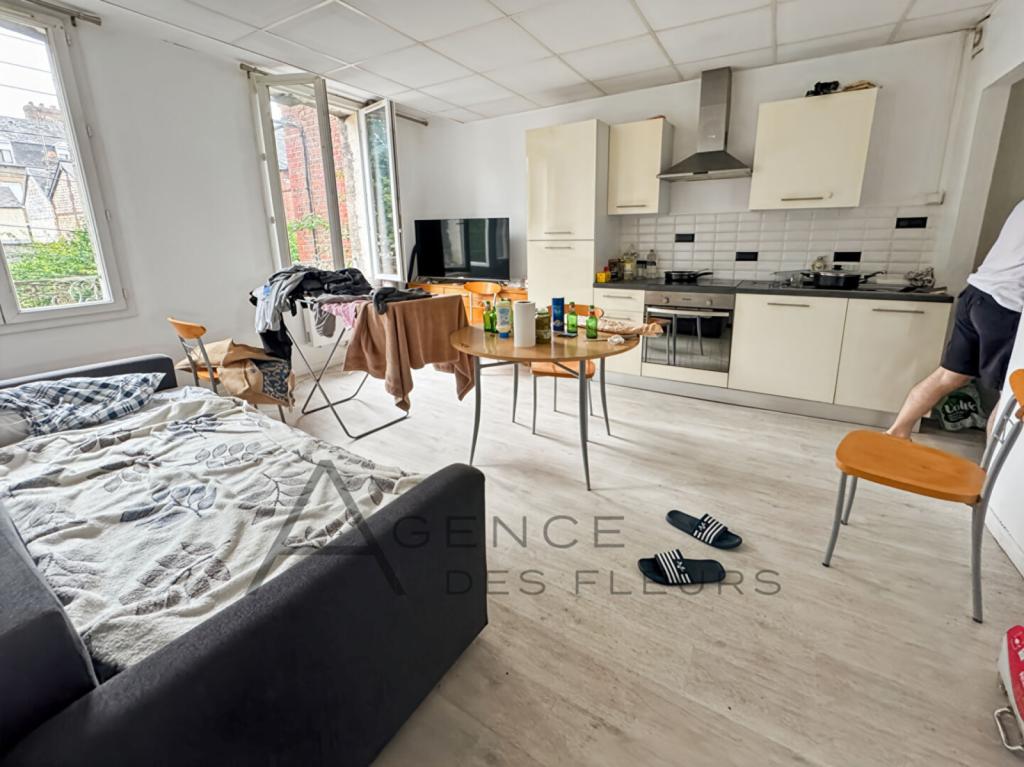 À vendre immeuble de rapport de 355m² situé à ELBEUF (76500)