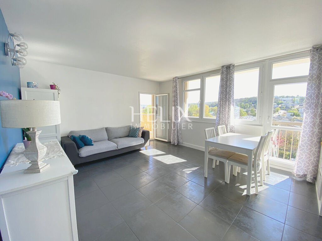 Le Pecq ? Centre : Appartement familial avec vue dégagée et belle luminosité