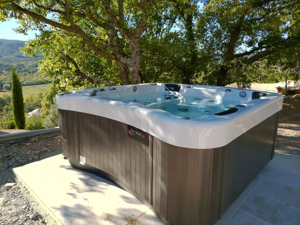 Installer un spa à l'extérieur à Aix-en-Provence