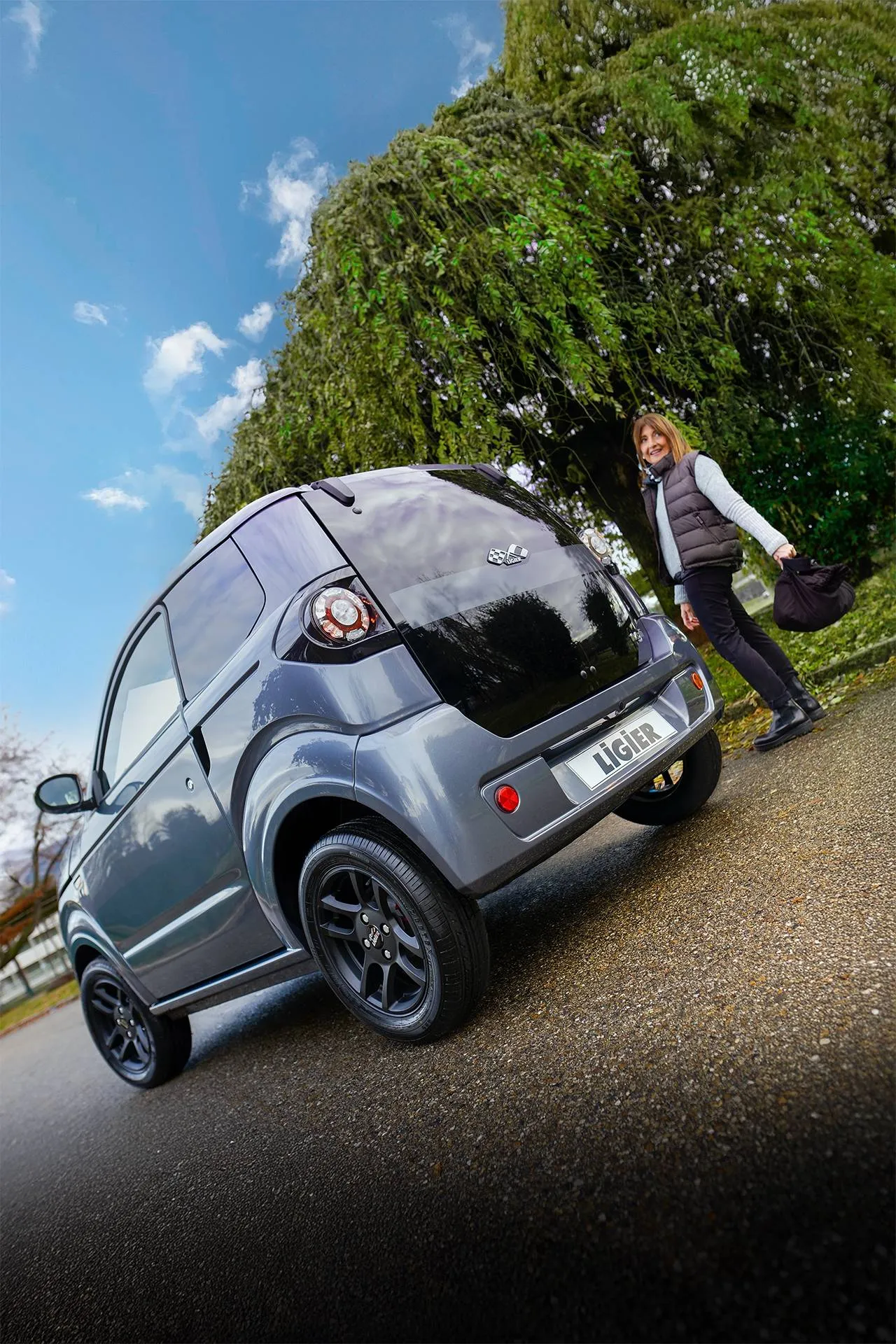 Nouvelle voiture sans permis Ligier Myli MAX à Aix en Provence
