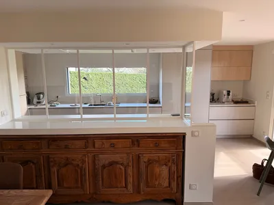 Cuisiniste pour conception d'une grande cuisine familiale avec verrière sur mesure et cellier buanderie à Toulouse en Occitanie
