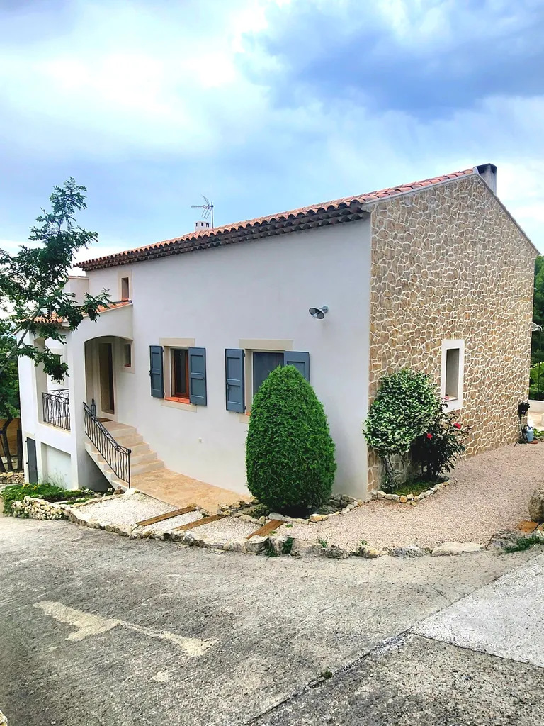 maison complète en aspect pierre et en crépi minéral lisse à la Ciotat