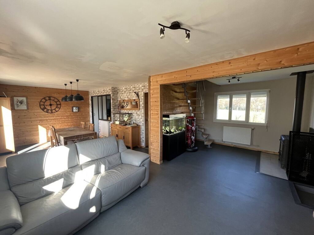 Exclusivité ! A vendre à St Arnoult : Maison en bon état général avec 3 chambres