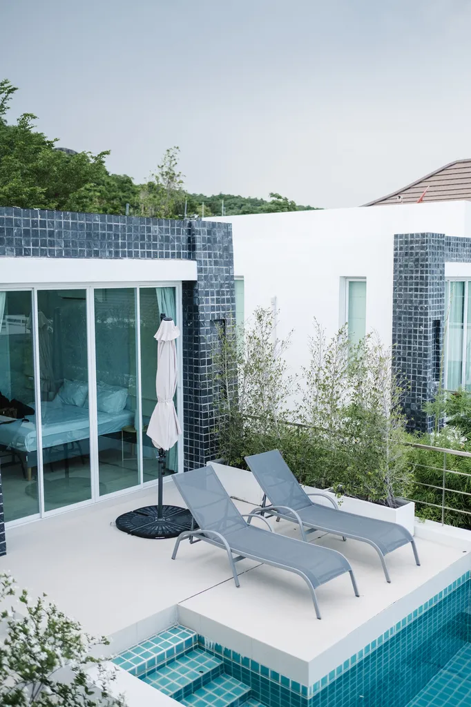 Installation de coffret électrique de filtration sur une piscine à Libourne : raccordement de pompe et horloge de programmation vers Castillon