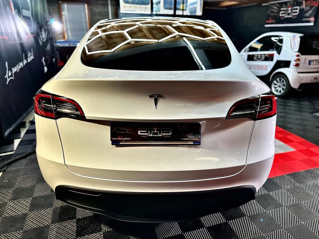 Protection carrosserie tesla model Y Lyon traitement céramique 