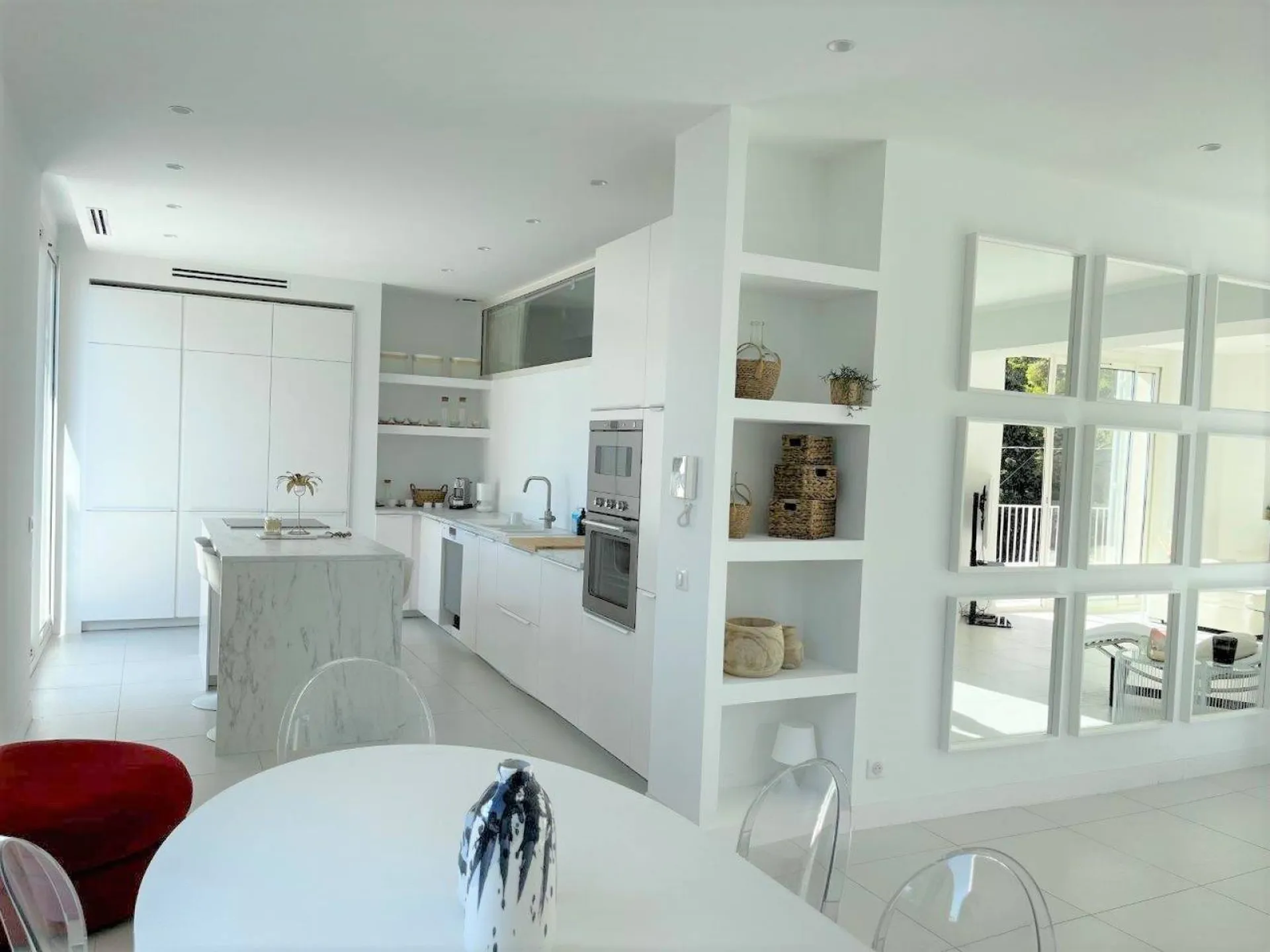 Cassis - T3/4 en duplex avec terrasse, jardin privatif, solarium et garage dans résidence sécurisée de standing   