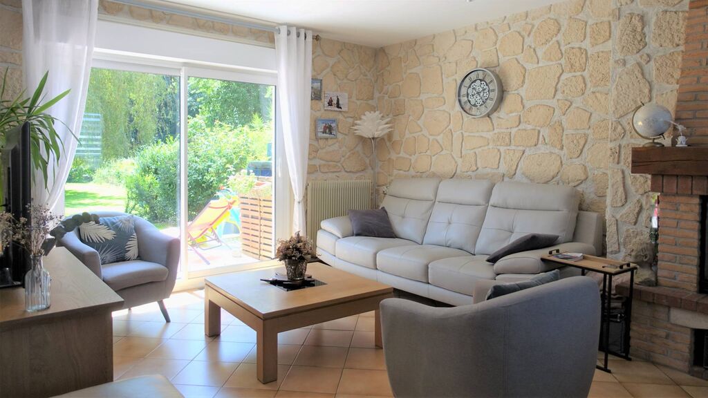 Maison de ville gros potentiel chambres d'hôtes, 7 chambres (dont 3 chambres d'hôtes), 3 salles d'eau à 3 min du front de mer. Axe Le Tréport 76470 - Saint-Valery-sur-Somme 80230