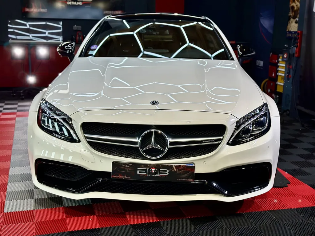 polissage Carroserie traitement céramique EMB DETAILING Vaugneray socialiste Mercedes C63 AMG