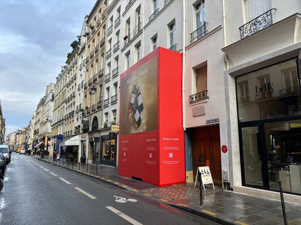 Fabrication de l'habillage de palissade pour la Maison Crivelli à Paris 8