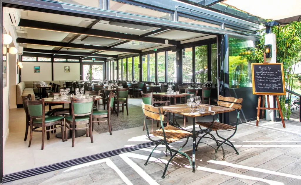 Réserver un restaurant avec terrasse, parking privatif et espace enfants à Bouc-Bel-Air