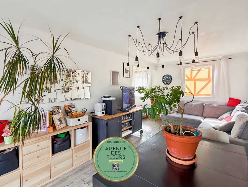 A acheter, maison de 85 m² sur un terrain de 140 m²et garage sur la commune de CAUDEBEC LESELBEUF 76320