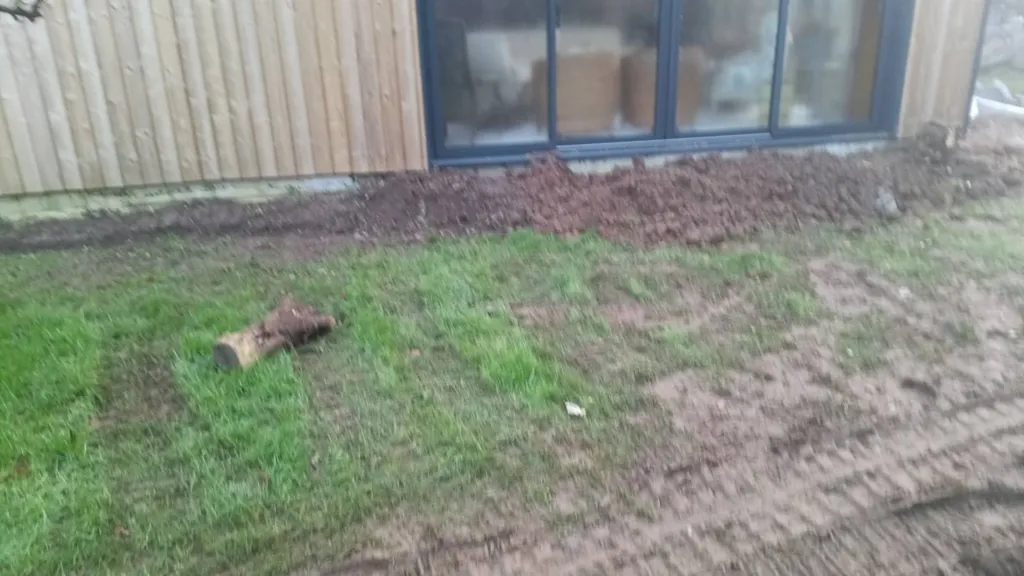 Réalisation d'un aménagement de jardin avec enrochement paysager à ST JOUIN BRUNEVAL