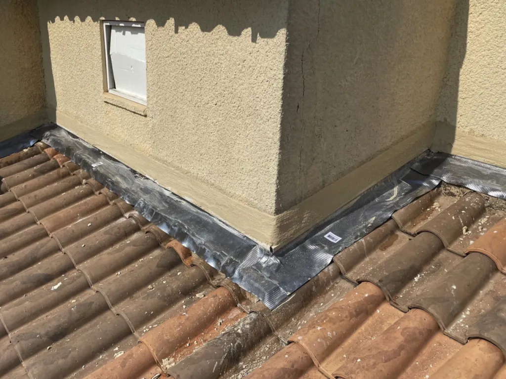 Réfection de Solin en plomb d’une toiture de maison sur Martigues 13500