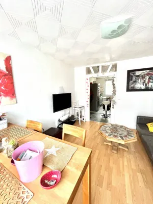 grand séjour lumineux sans vis à vie