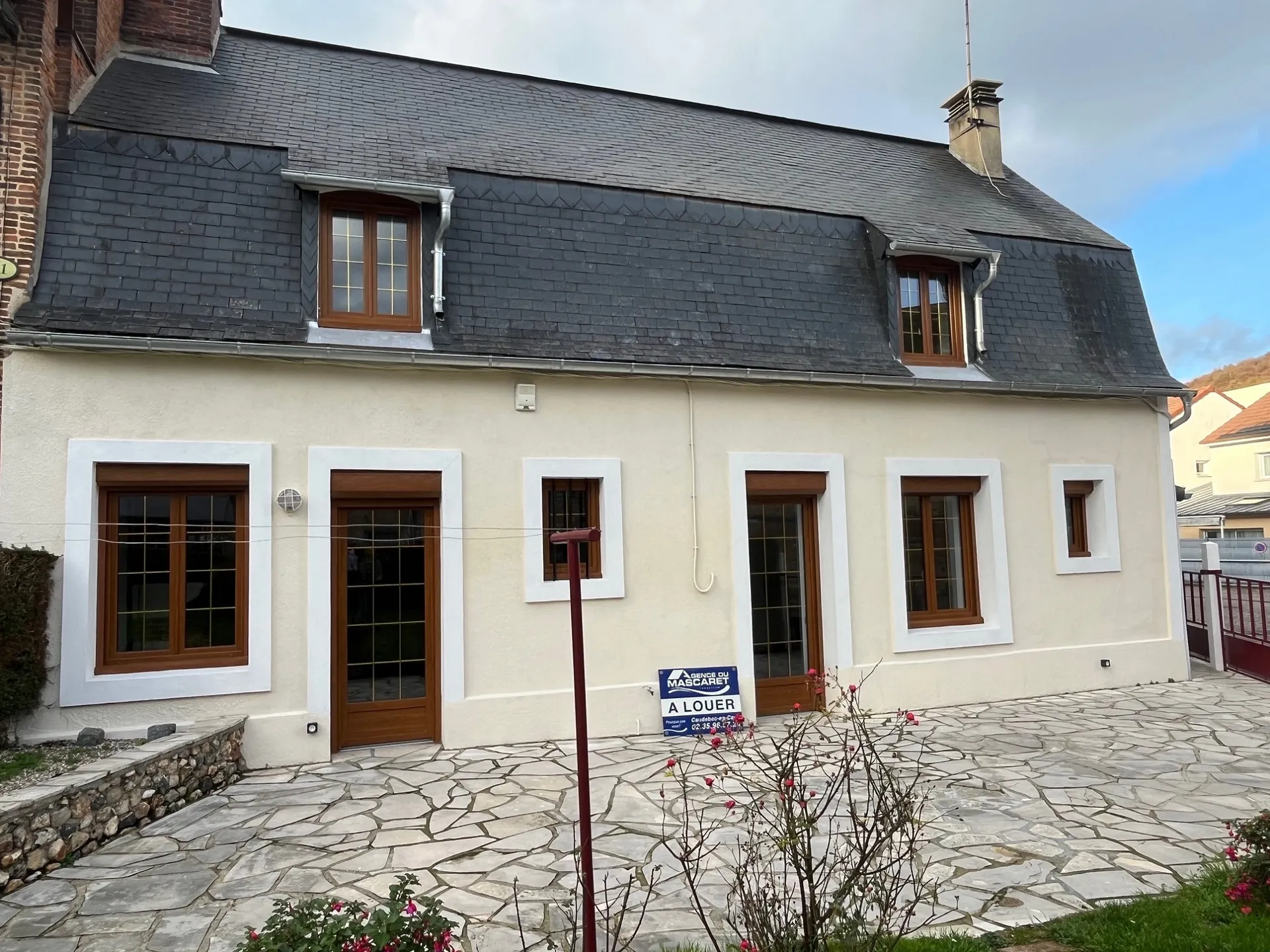 A louer : maison d'environ 88m² en centre-ville de Caudebec-en-Caux