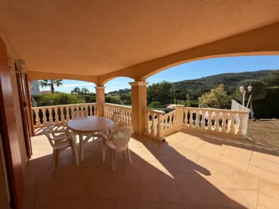 Maison avec piscine proche de la mer aux Issambres avec de belles surfaces et une vue panoramique